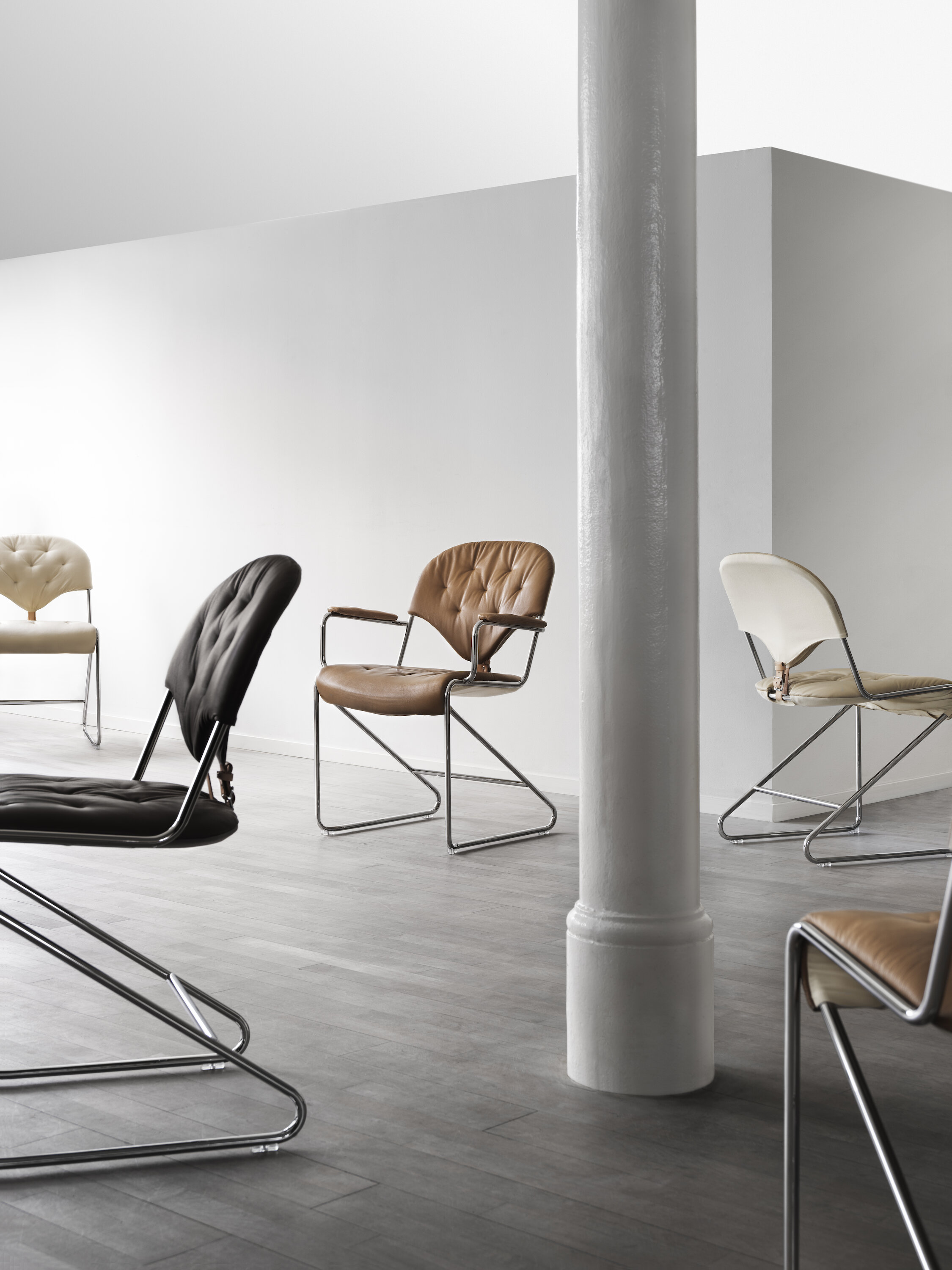 Sam chair chrome naturale black